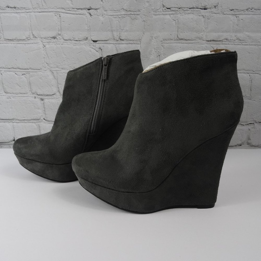 🆕 Michael Antonio Cane Grey Suede Wedge Bootie